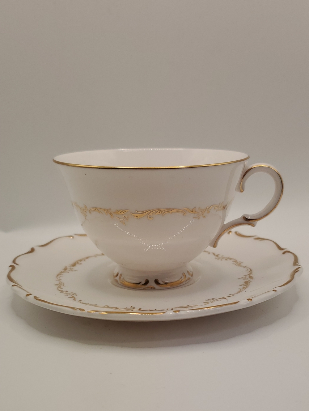 Royal Doulton Cup & Saucer In  "Richelieu" H4957